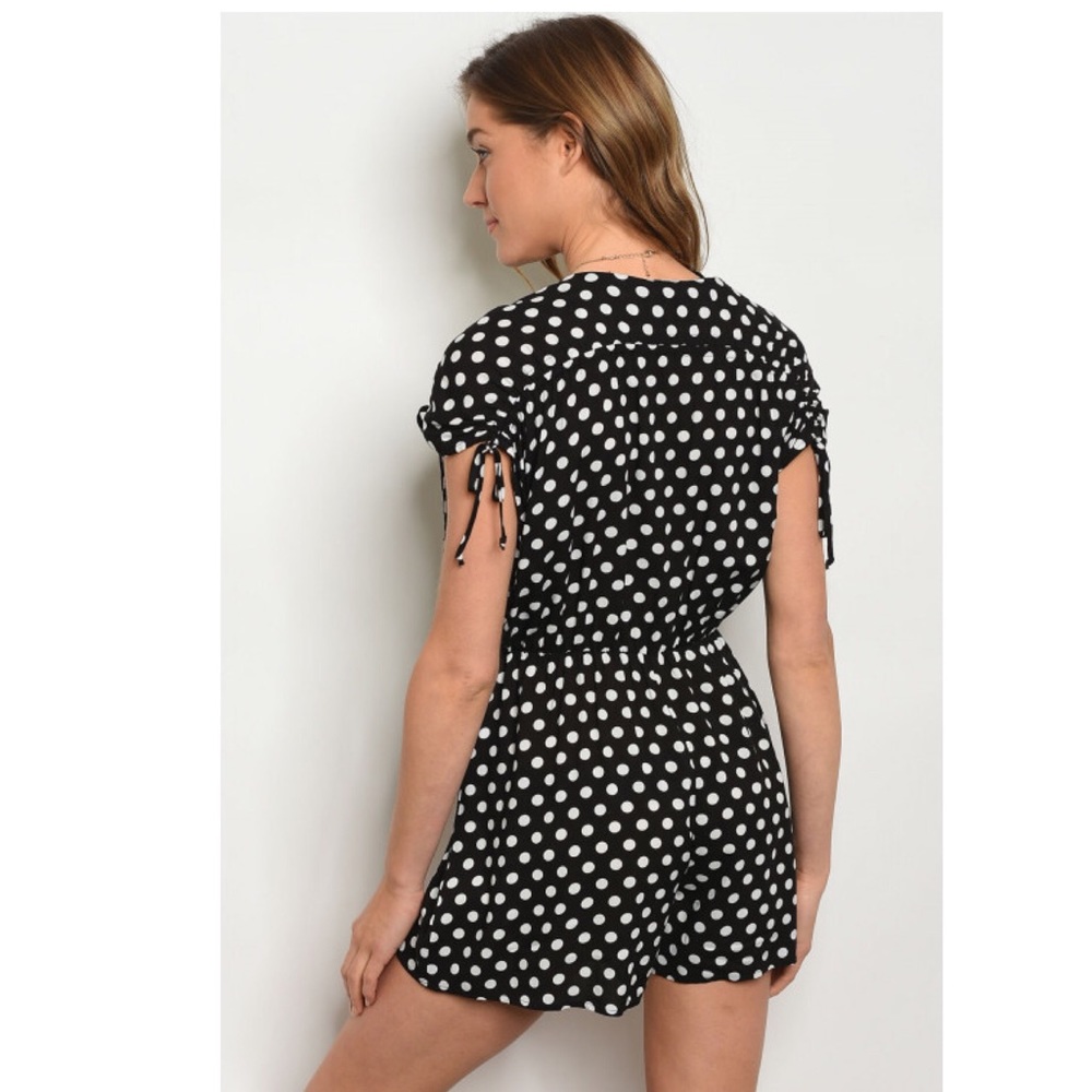 🛍Sale🛍 Black and White Polka Dot Romper - Picture 3 of 6